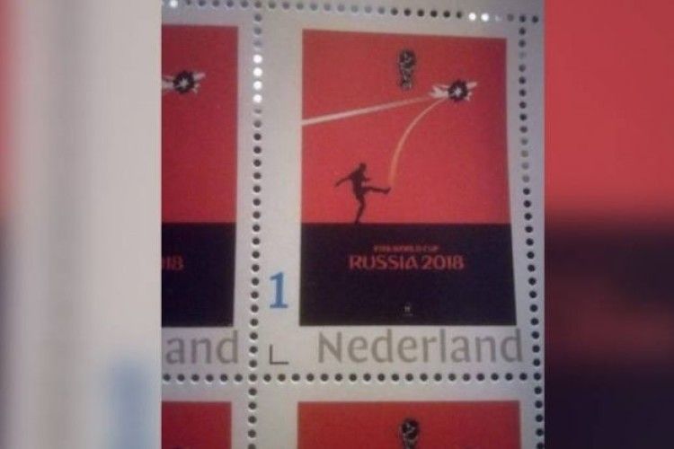 Пошта Нідерландів шкодує про друк марки із футболістом, який збиває літак МН17
