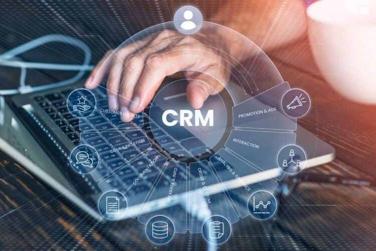 Чому компанії вибирають українські CRM-системи для роботи