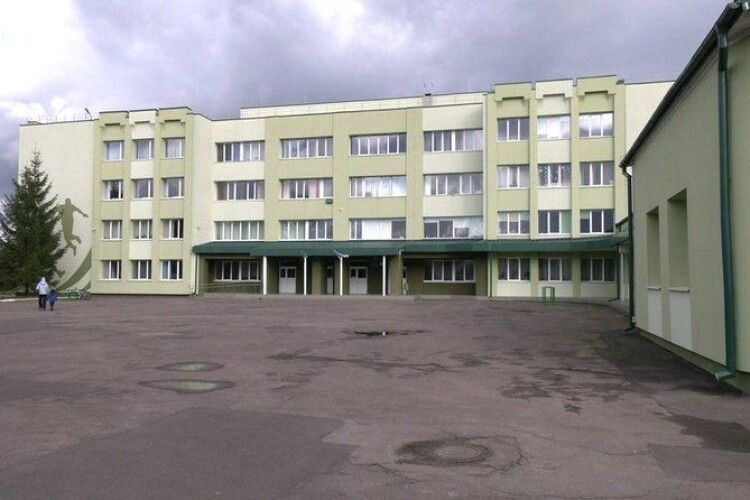 У Рівному вчителька отримала догану, незважаючи на провокації учня (Відео)