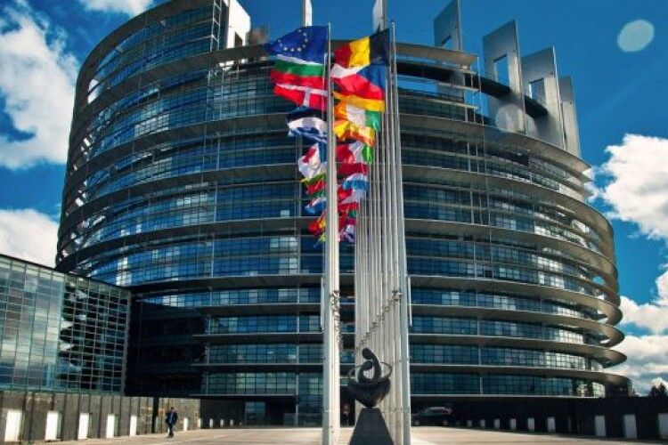 Європарламент закликав світ надати Україні танки й літаки для перемоги над росією 