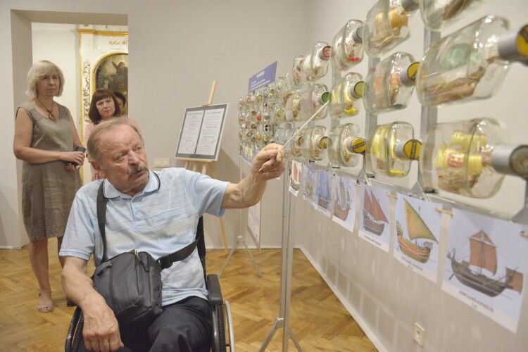 А волинянин флотилію помістив у… пляшки!