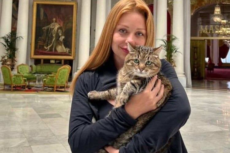 Зірка соцмереж кіт Степан побував в обіймах Тіни Кароль