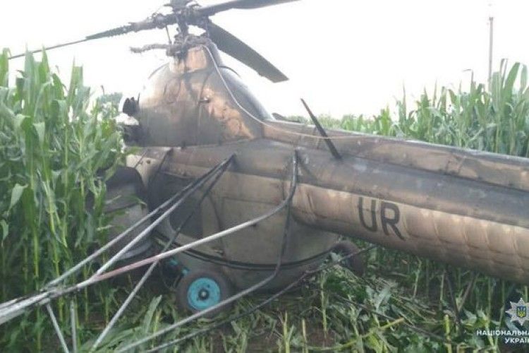 На Чернігівщині вертоліт гепнувся в кукурудзу й залишив без електрики п'ять сіл