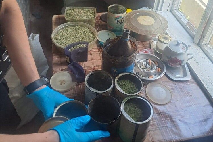 Ковельчанин облаштував удома цілу нарколабораторію