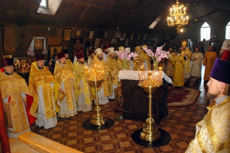 «Грішний, каюся…»: луцьке священство висповідалося у Кафедральному соборі