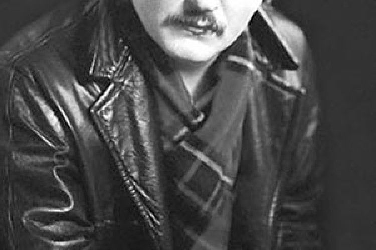 КОЛИ ЗНІМУТЬ ТАВРО САМОГУБЦЯ З АВТОРА «ЧЕРВОНОЇ РУТИ»?