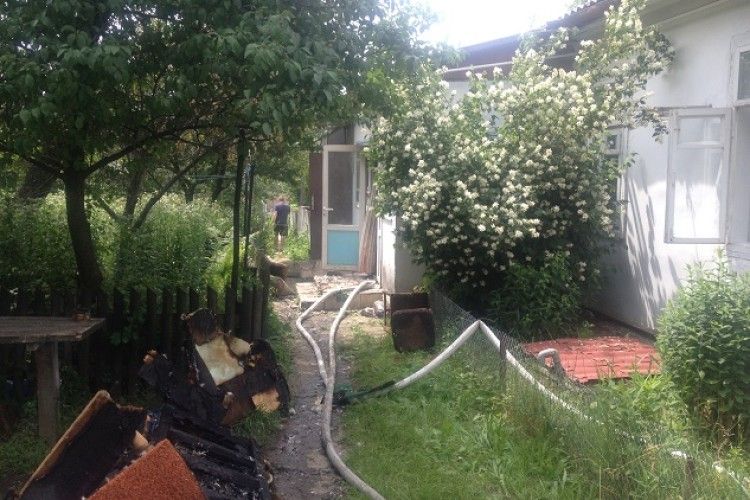 На Рівненщині у власному будинку згорів пенсіонер (фото)
