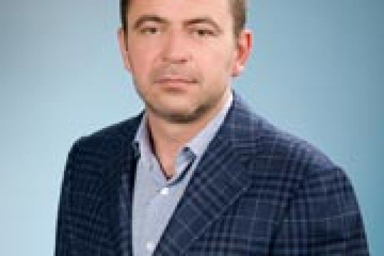 СЕРГІЙ МАРТИНЯК:  «ЩОБ ЗМІНИТИ ЖИТТЯ НА КРАЩЕ, ТРЕБА БАГАТО ПРАЦЮВАТИ»*