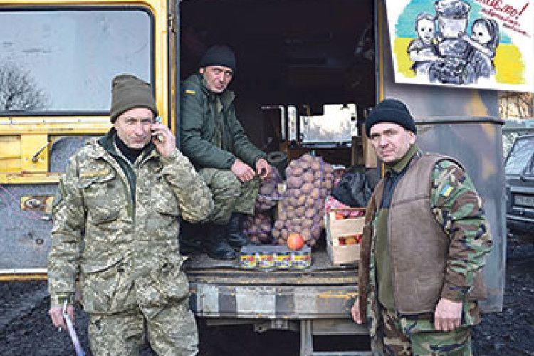 ВОЛИНСЬКІ «МИКОЛАЙЧИКИ»  НА ДОНБАСІ:  І СОЛДАТАМ, І ДІТЯМ