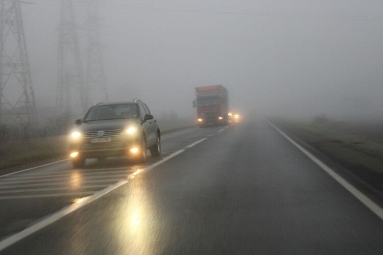 На Волині водіїв попереджають про тумани