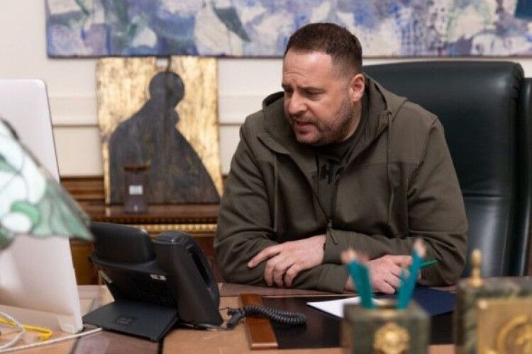 Єрмак з помічником Байдена обговорили ситуацію на фронті та «Формулу миру»