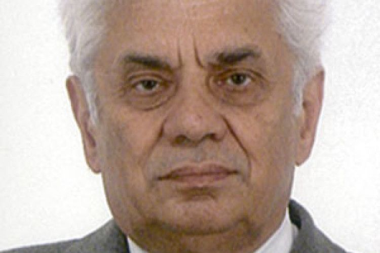 ХТО КЕРУЄ УКРАЇНОЮ?