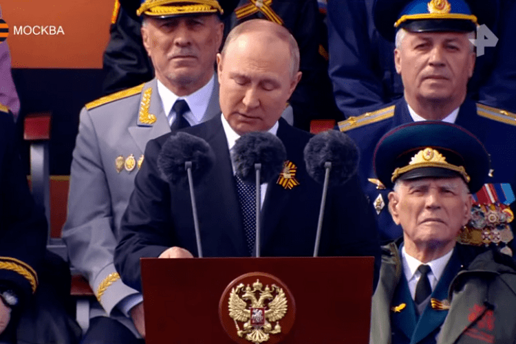 Визнав поразку? Що Путін сказав на Красній площі (Відео) 