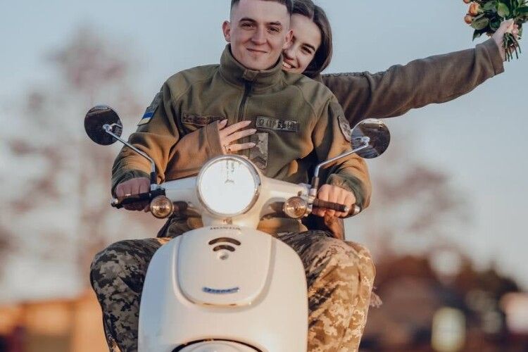 На Волині побралися захисник і захисниця (Фото)