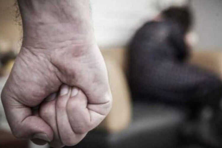 На Волині засуджений за ухилення від військової служби чоловік побив рідну матір