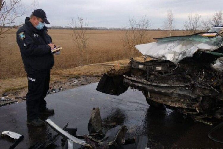 Смертельна ДТП: тіла загиблих вирізали з автомобіля