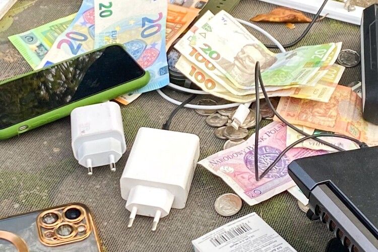 На Рівненщині 15-річний злодій пограбував автівку сусідки