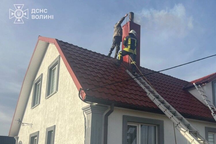 На Волині ліквідували наслідки горіння сажі в димоходах