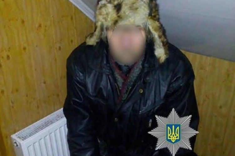 «Поліція, приїжджайте – у нашому хліві хтось живе!» (фото) 