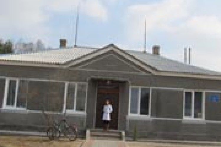 ПАЦІЄНТУ — МИТТЄВУ ДОПОМОГУ, ЛІКАРЕВІ — ОСЕЛЮ*