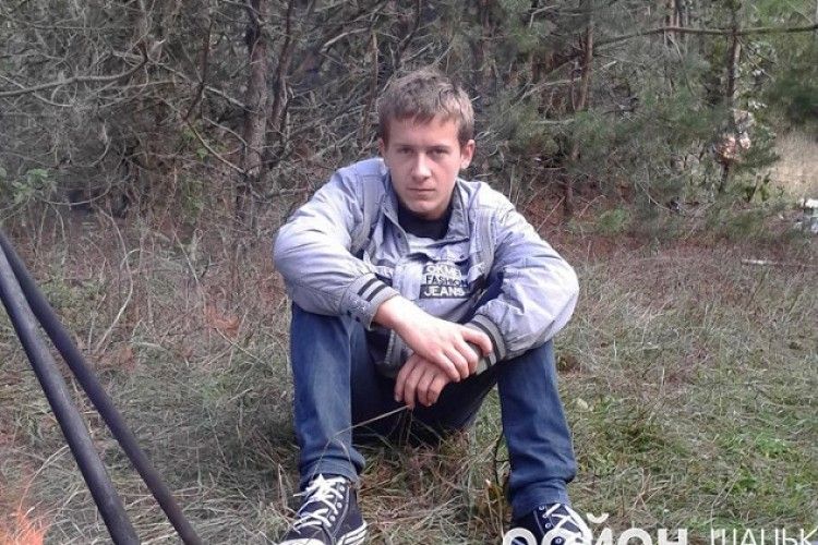 Просять допомогти юнакові, який наштрикнувся на вила 