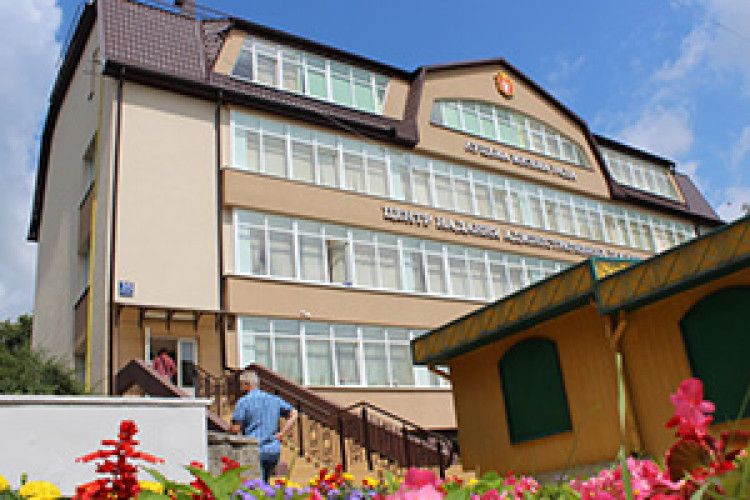 15 ХВИЛИН НА ПРИЙОМ –  І ЖОДНИХ ЧЕРГ