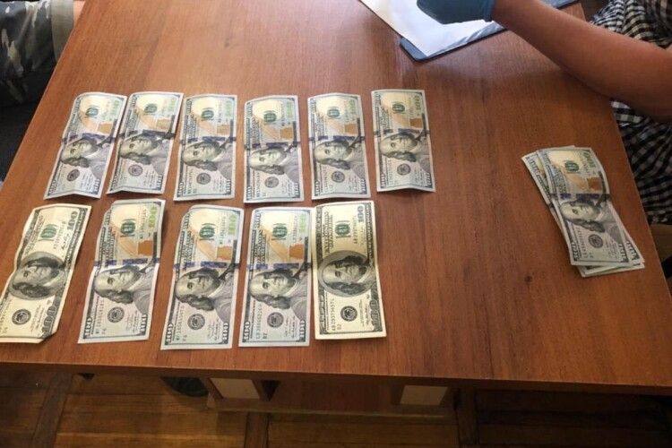 Волинянин намагався підкупити поліцейського за 1500 доларів США (Фото)