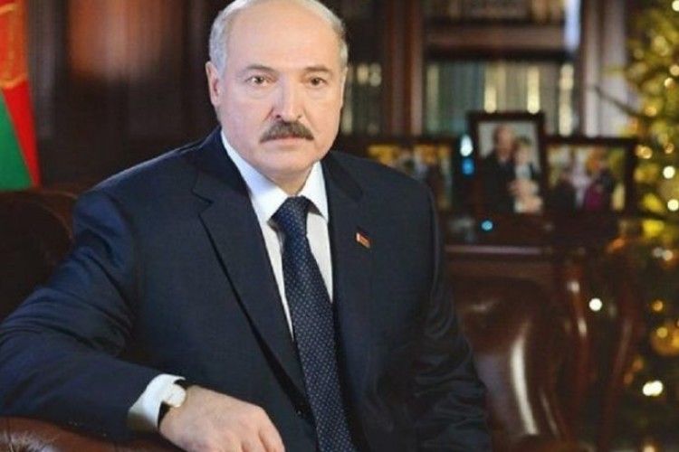 Президента Білорусі шантажує Кремль