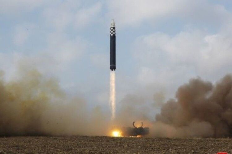 Північна Корея запустила дві балістичні ракети в бік Японського моря