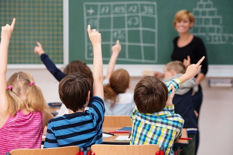 В українських школах з’являться «вихователі безпеки»