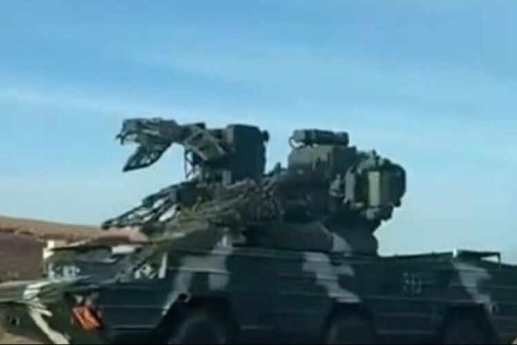 Білорусь стягує військову техніку до кордону з Волинню (Відео)