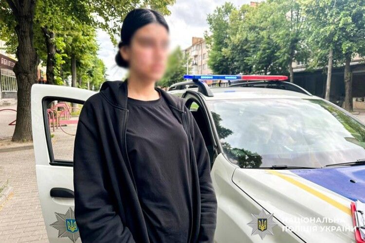 19-річна волинянка ошукала пенсіонерку майже на 10 тисяч доларів