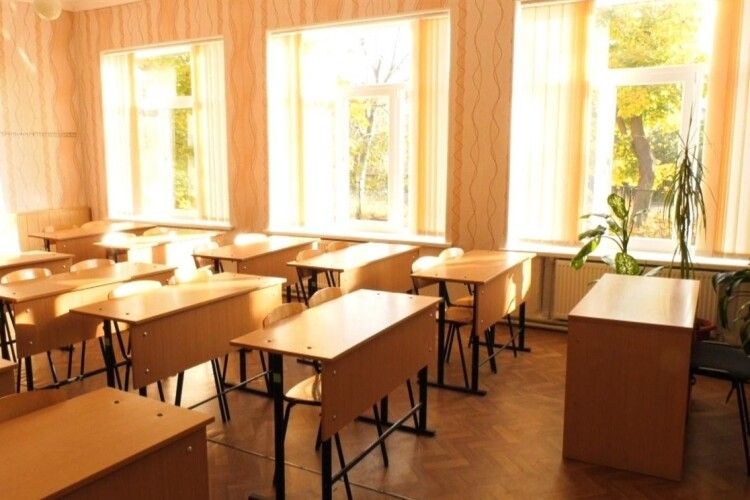 Школи України відправили на дострокові канікули: які міста не послухалися