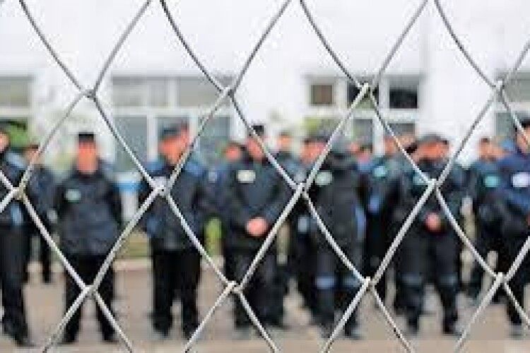 Рівненська прокуратура надіслала 13 зауважень щодо умов життя ув'язнених 