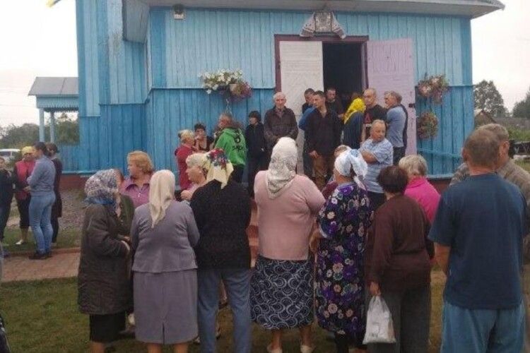12 кримінальних проваджень – результат міжцерковного протистояння в селі на Рівненщині