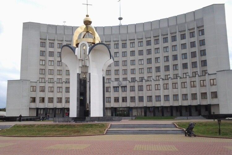 Два депутати Волиньради склали повноваження