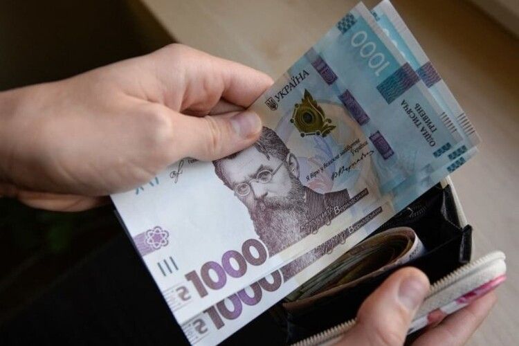 Уже 7100 гривень: в Україні зросла мінімальна зарплата