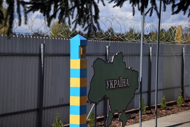На кордоні Волині з білоруссю змонтували сонячну електростанцію