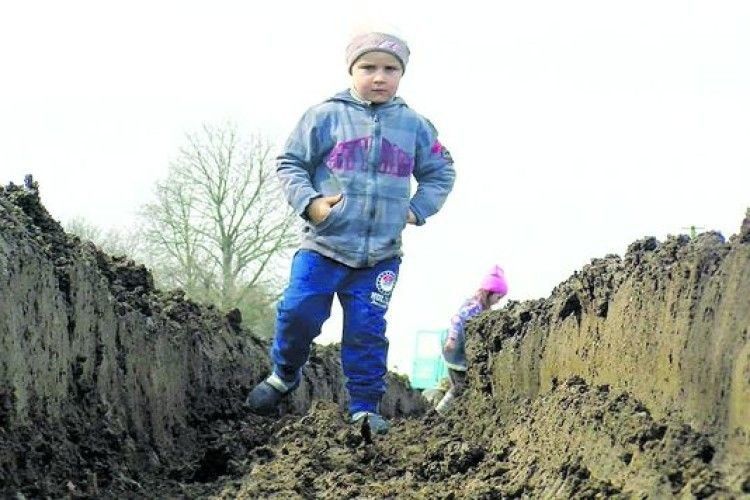 На поліську дорогу, яку обіцяли відремонтувати перед виборами, грошей не виділили
