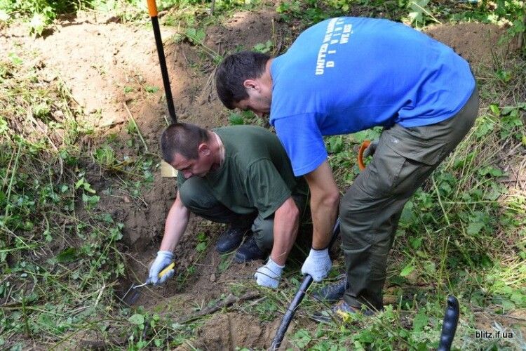 Знайшли масове поховання жертв репресій