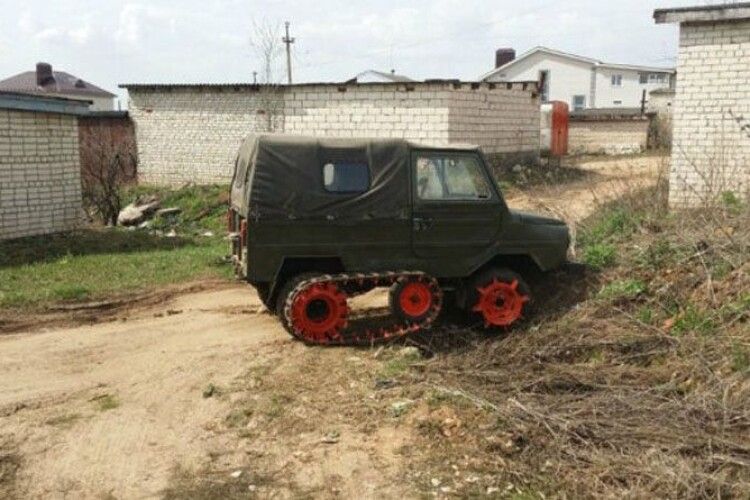 Фермер поставив «Волинянку» на гусениці