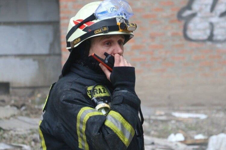 Вночі у шестиповерхівку в Харкові прилетіла російська ракета