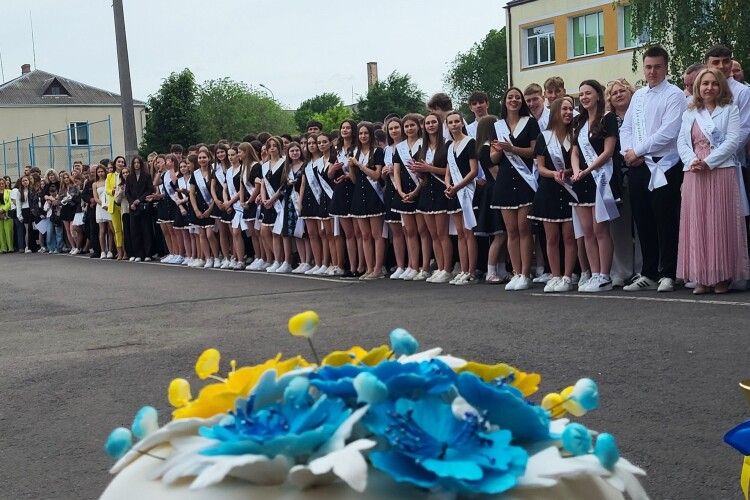 Останній дзвоник пролунав сьогодні для майже 10 тисяч учнів Ковельської громади