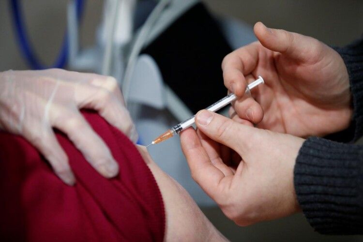 «Відчув запах відставки?»: Степанов вже обіцяє розпочати масову вакцинацію в лютому