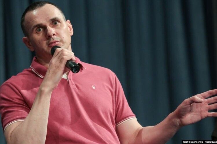 «Я прокляв усе, поки писав»: Сенцов презентував у Києві книгу «Маркетер»