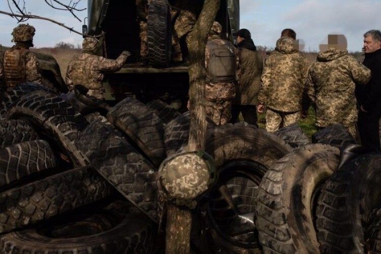 Це вже не «чмобіки» – Порошенко розповів, що відбувається на східному фронті (Відео)