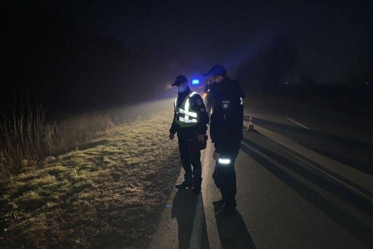 Тітка везла велосипедом: дорогою з дитсадка загинула 4-річна дитина