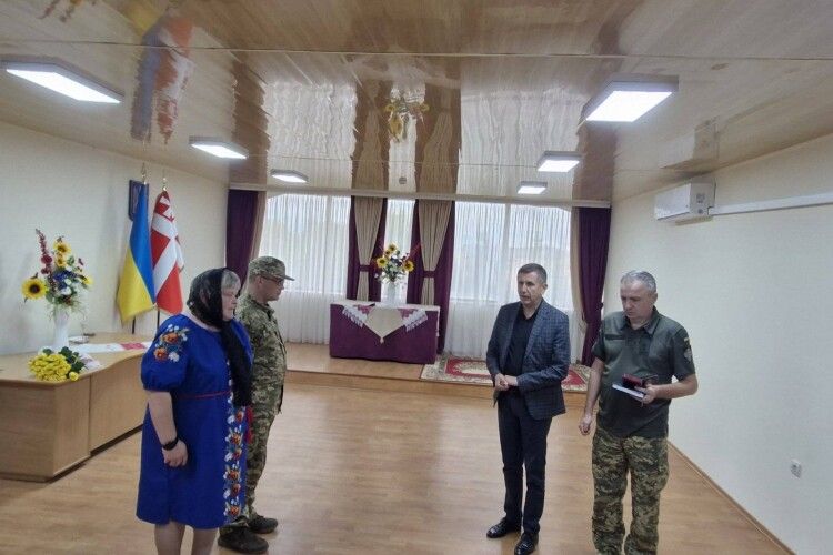 Матір та брат полеглого Героя з Волині отримали його посмертну нагороду