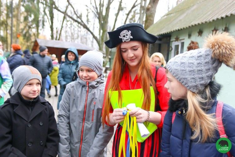 Малеча збирала ліки для одужання ВедМЕДИКА із Луцького зоопарку 