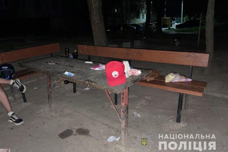 16-річного хлопця, який штрикнув ножем дорослого чоловіка у Рівному, судитимуть (Фото)